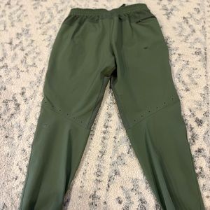EUC LuluLemon License to Train Joggers